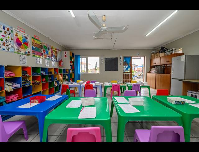 380M² BUSINESS FOR SALE IN BLUEWATER BAY